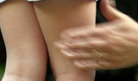 Tạm giữ người đàn ông dâm ô với bé gái 10 tuổi
