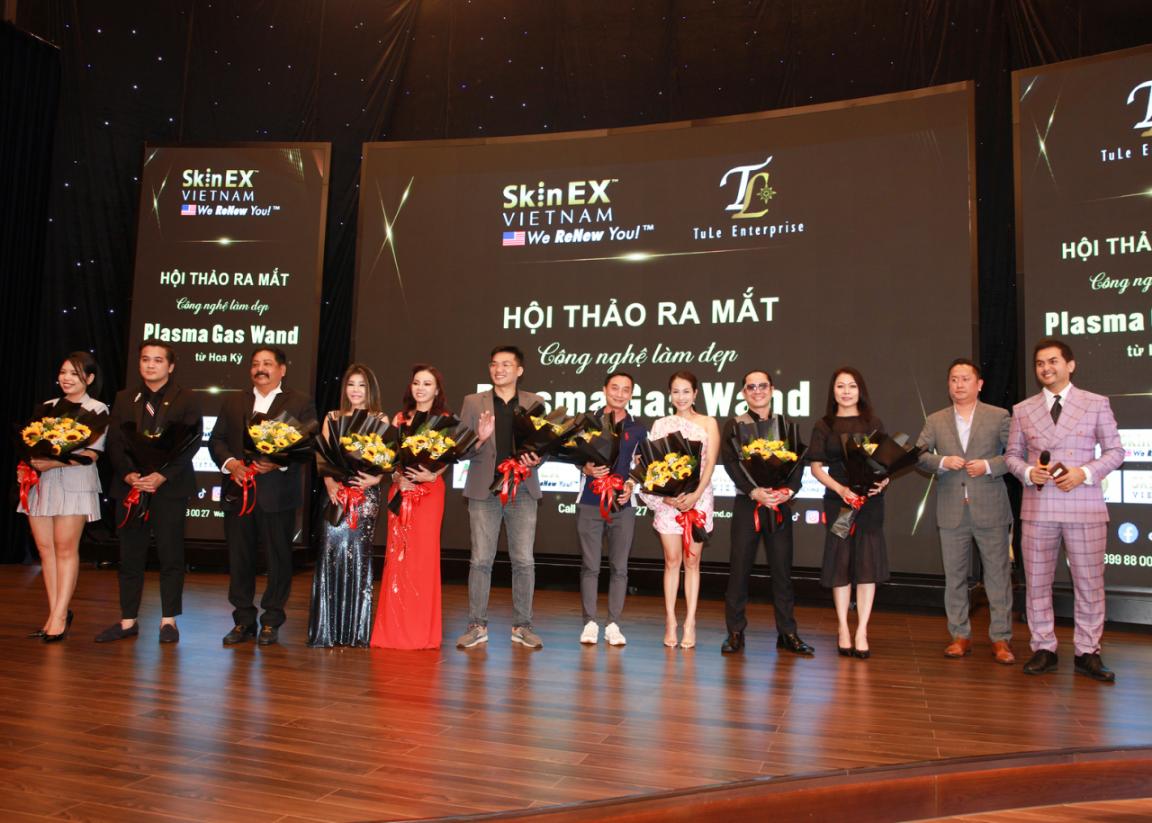 Doanh nh&acirc;n Tony Dương đ&atilde;i kh&aacute;ch vip nh&acirc;n sự kiện ra mắt SkinEx tại Việt Nam - Ảnh 6.