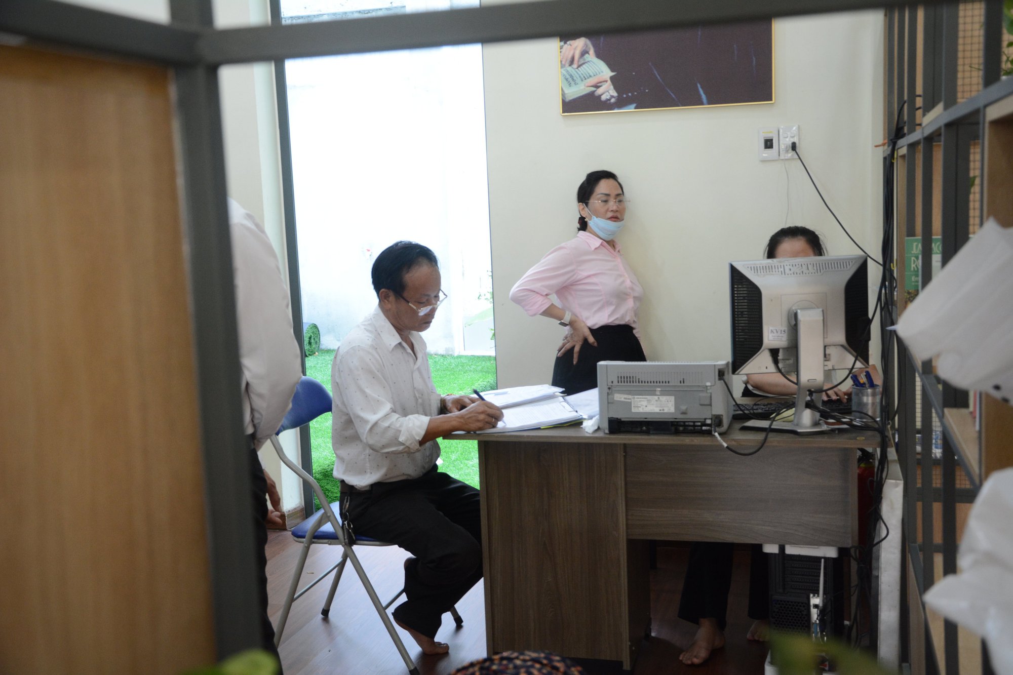 Vụ nghi vấn trẻ mầm non bị bỏ đ&oacute;i, bạo h&agrave;nh ở Đ&agrave; Nẵng: Nhiều điểm bất thường tại Elm School - Ảnh 3.