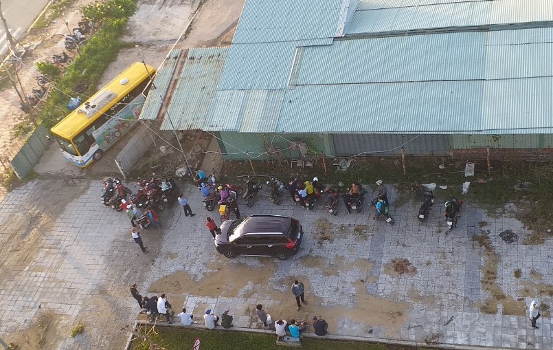 T&agrave;i xế xe bu&yacute;t trợ gi&aacute;: Lương chưa được 3 triệu đồng, vẫn bị nợ 5 th&aacute;ng chưa trả - Ảnh 1.