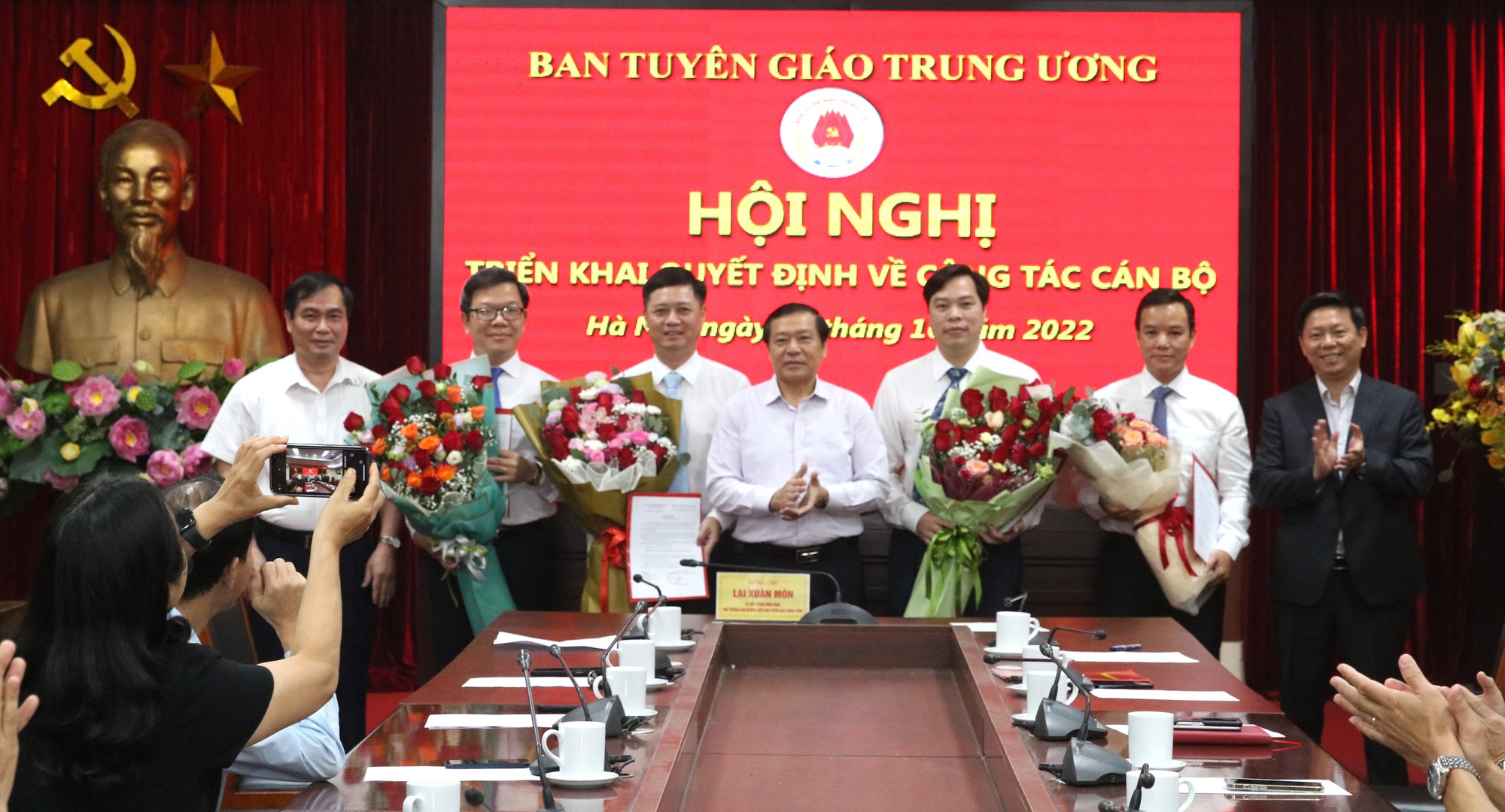 Ông Tống Văn Thanh làm Vụ trưởng Vụ Báo chí - Xuất bản - Ảnh 2.