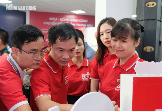 Chuỗi sự kiện hưởng ứng Ng&agrave;y Chuyển đổi số quốc gia tại Thanh H&oacute;a - Ảnh 10.