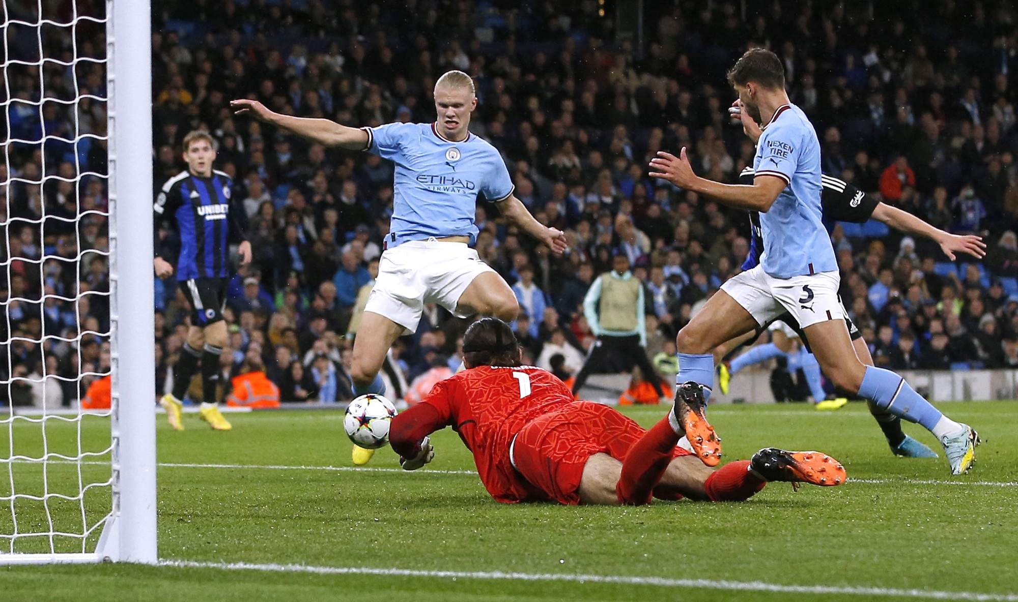 "Quái thú" Haaland lập công, Man City đại thắng Copenhagen