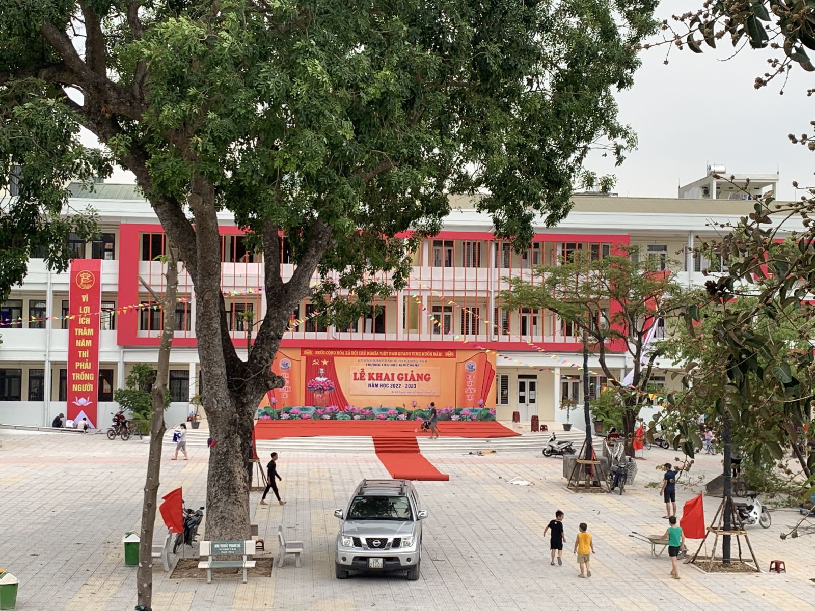 Hiệu trưởng nói gì về thông tin "không nộp tiền bảo dưỡng điều hòa sẽ bị chia lớp"?