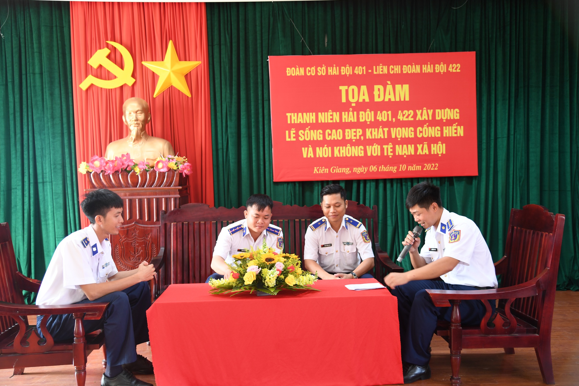 Tuổi trẻ Cảnh sát biển 4 khát vọng cống hiến, nói không với tệ nạn - Ảnh 2.