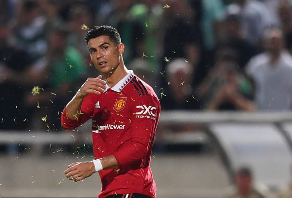 Chelsea sẵn sàng chìa tay "cứu vớt" Ronaldo