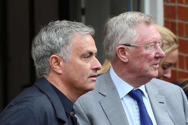 Mourinho chưa thể vượt mặt Sir Alex Ferguson