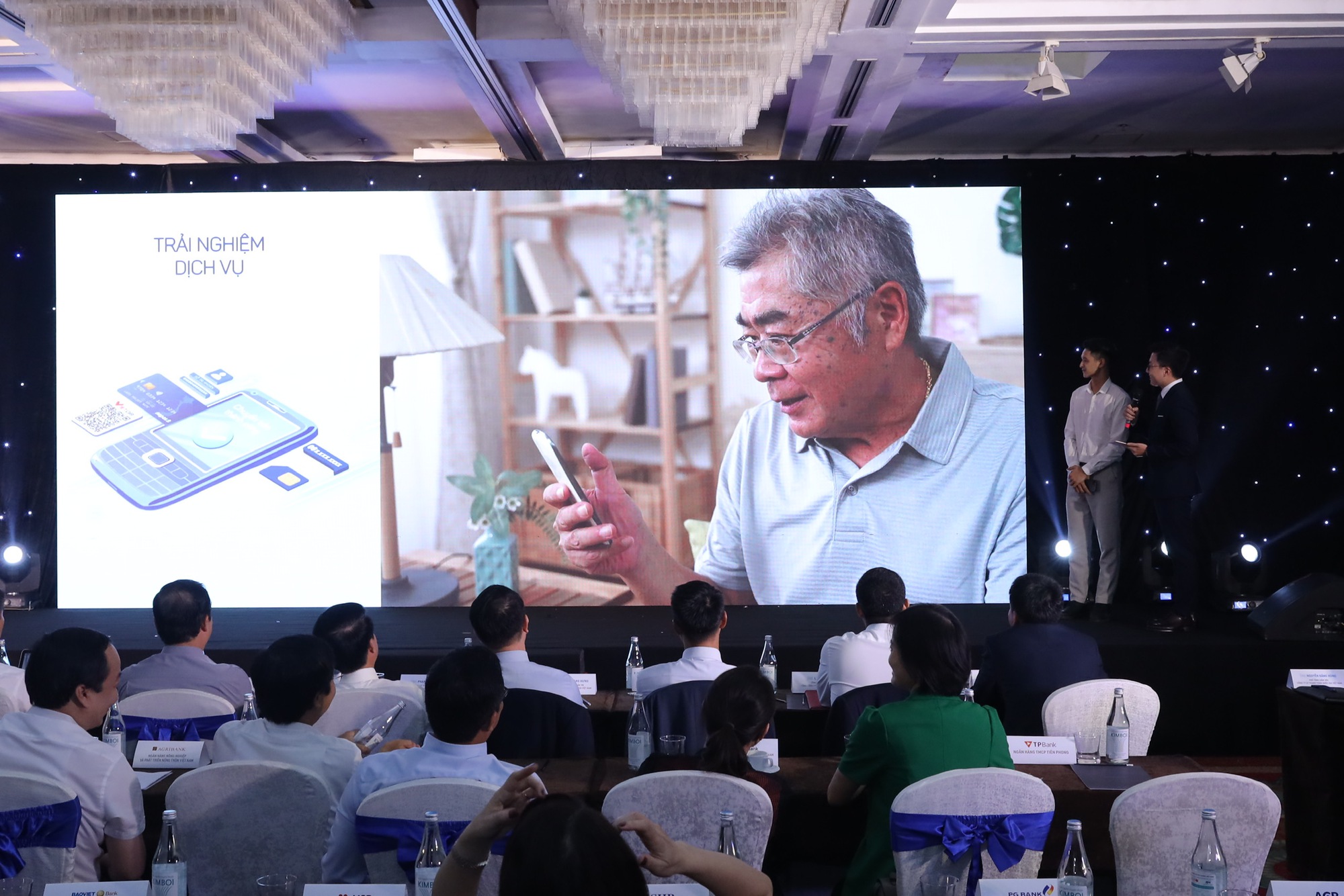 Người dùng Mobile Money có thể chuyển khoản tới 100 triệu tài khoản thanh toán ngân hàng