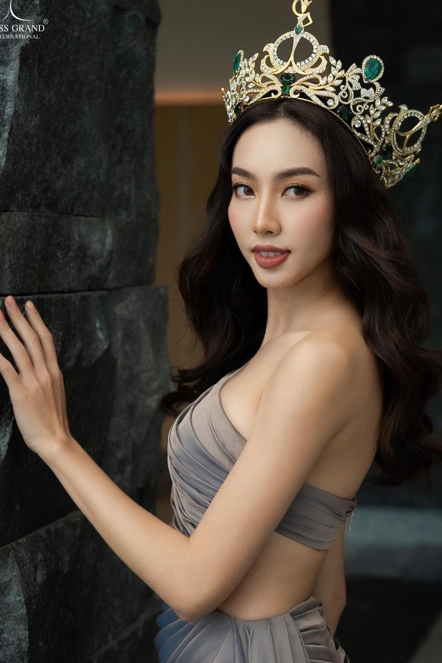 Kh&ocirc;ng đẹp nhất nhưng si&ecirc;ng, Th&ugrave;y Ti&ecirc;n kiếm được hơn 70 tỉ đồng trong nhiệm kỳ hoa hậu - Ảnh 2.