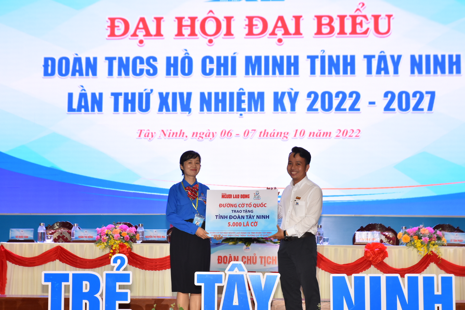 5.000 lá cờ Tổ quốc đến với tuổi trẻ Tây Ninh trong ngày hội lớn