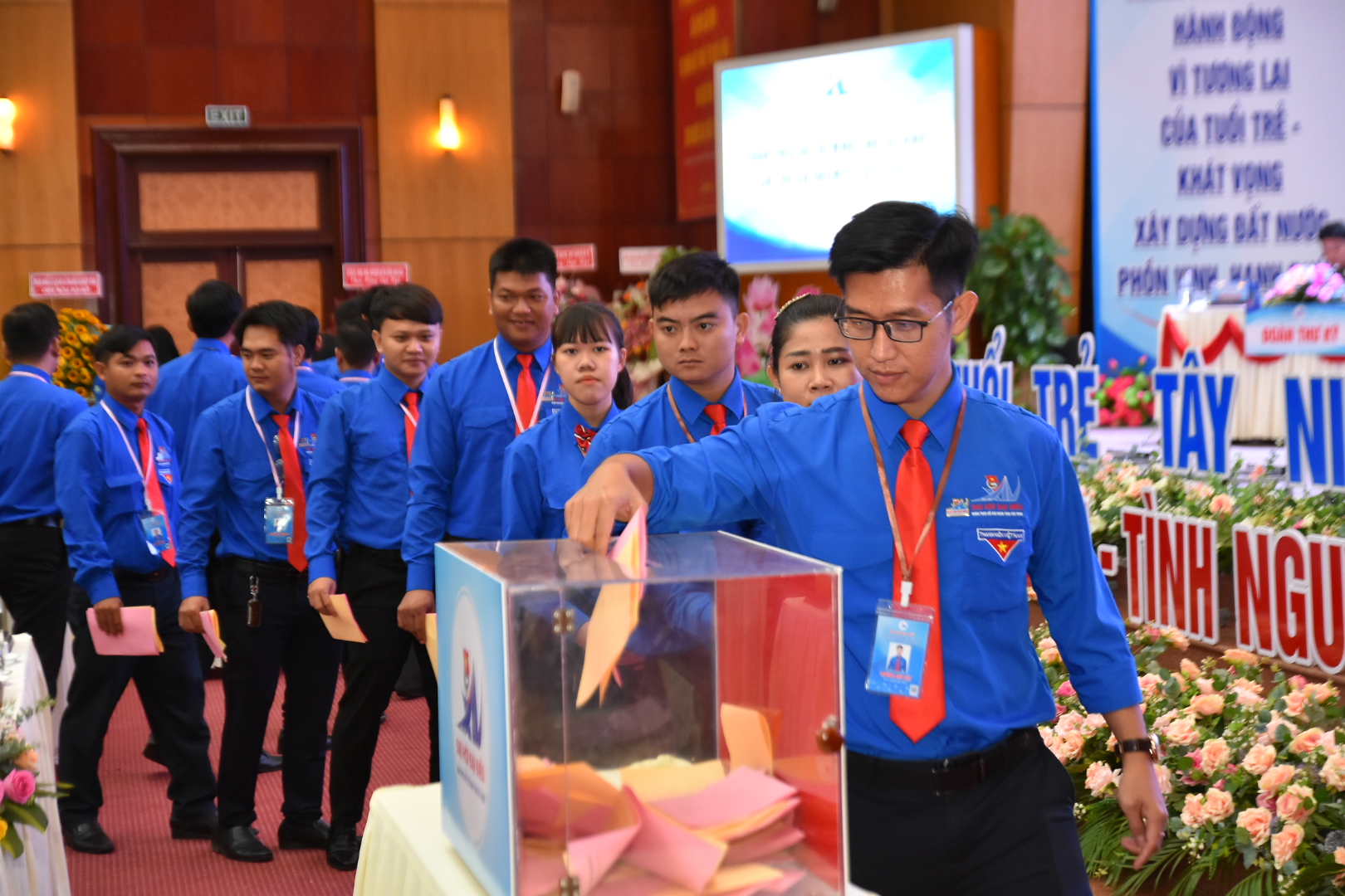 5.000 l&aacute; cờ Tổ quốc đến với tuổi trẻ T&acirc;y Ninh trong ng&agrave;y hội lớn - Ảnh 2.