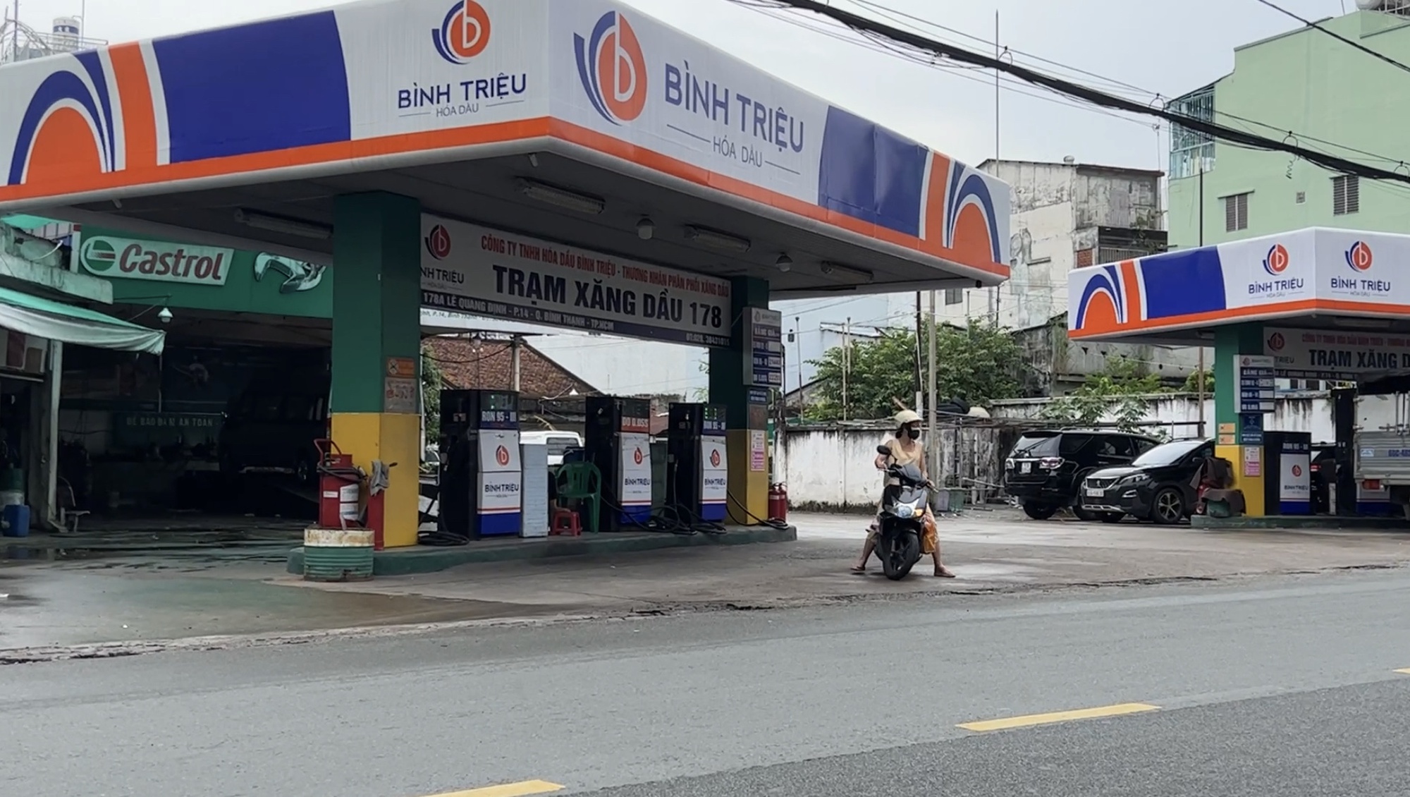 Petrolimex TP HCM huy động 80 xe bồn vận chuyển xăng dầu từ kho về