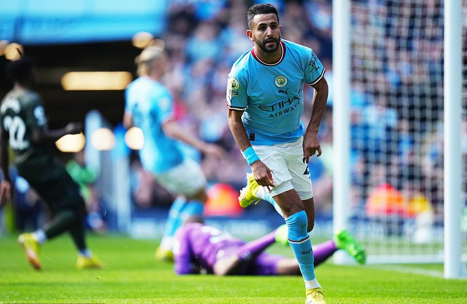 Qu&aacute;i vật Haaland tỏa s&aacute;ng, Man City so&aacute;n ng&ocirc;i đầu Ngoại hạng Anh - Ảnh 4.