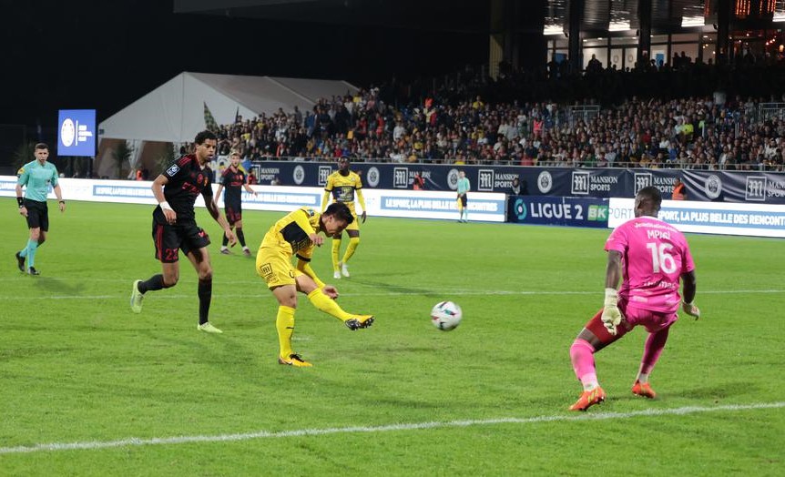 Lần đầu lập công cho Pau FC, Quang Hải: Bàn thắng tiếp thêm sự tự tin lớn - Ảnh 2.