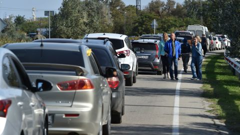 Tổng thống Vladimir Putin siết chặt an ninh các tuyến đường đến Crimea