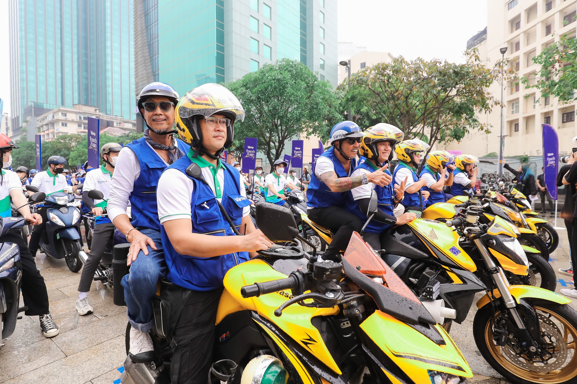 Chuyến đi của thanh xu&acirc;n x&aacute;c lập kỷ lục - Ảnh 1.