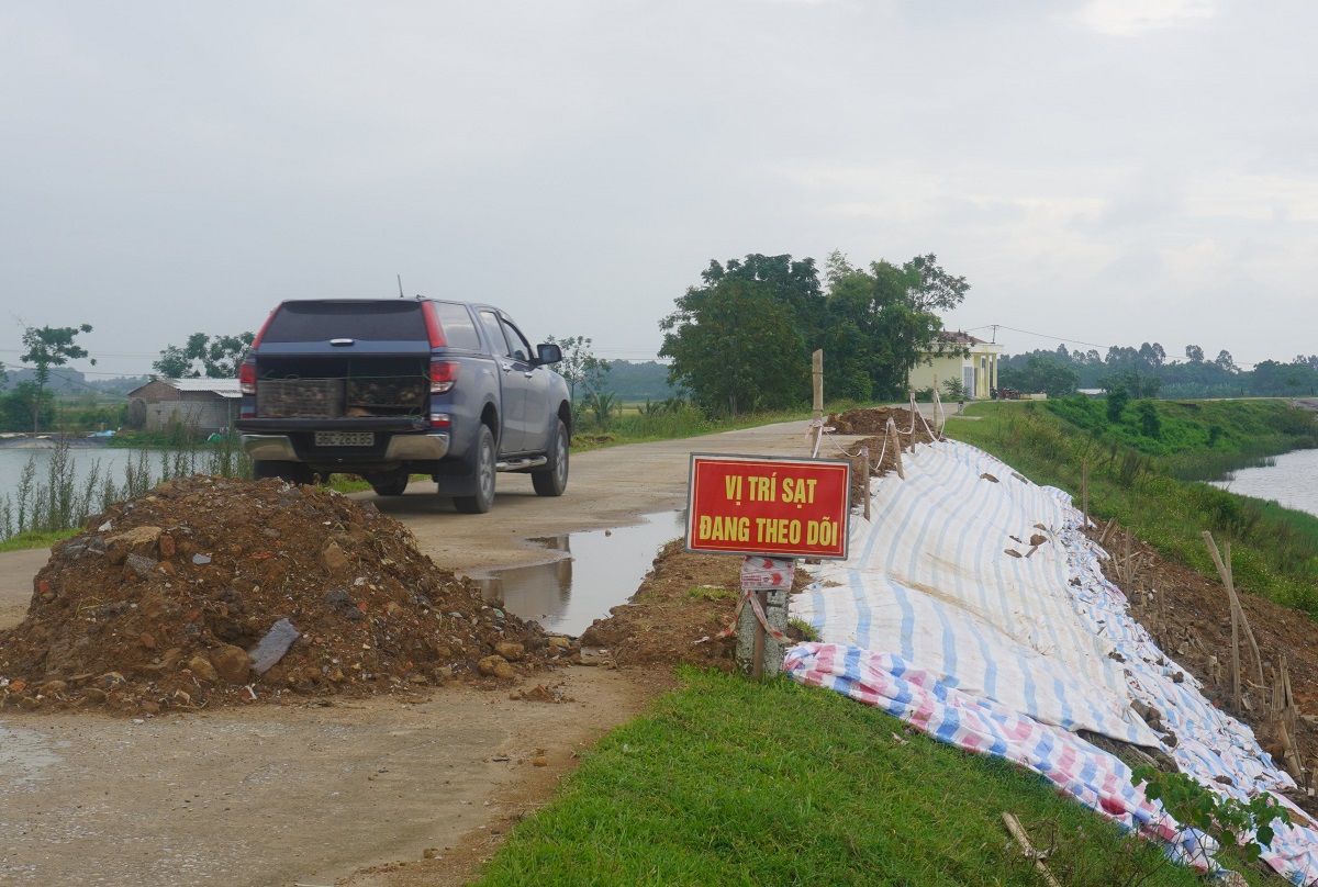 Đê tả sông Mã sụt lún, gần 3 vạn dân Thanh Hóa lo lắng