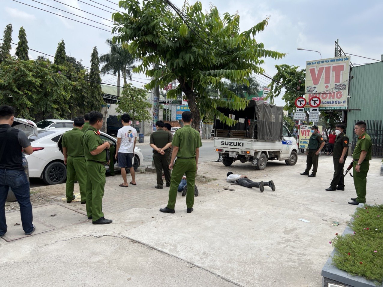 Tổ tuần tra đặc biệt 171 ở Bình Dương bắt nhóm thanh niên đến từ Đồng Nai - Ảnh 1.