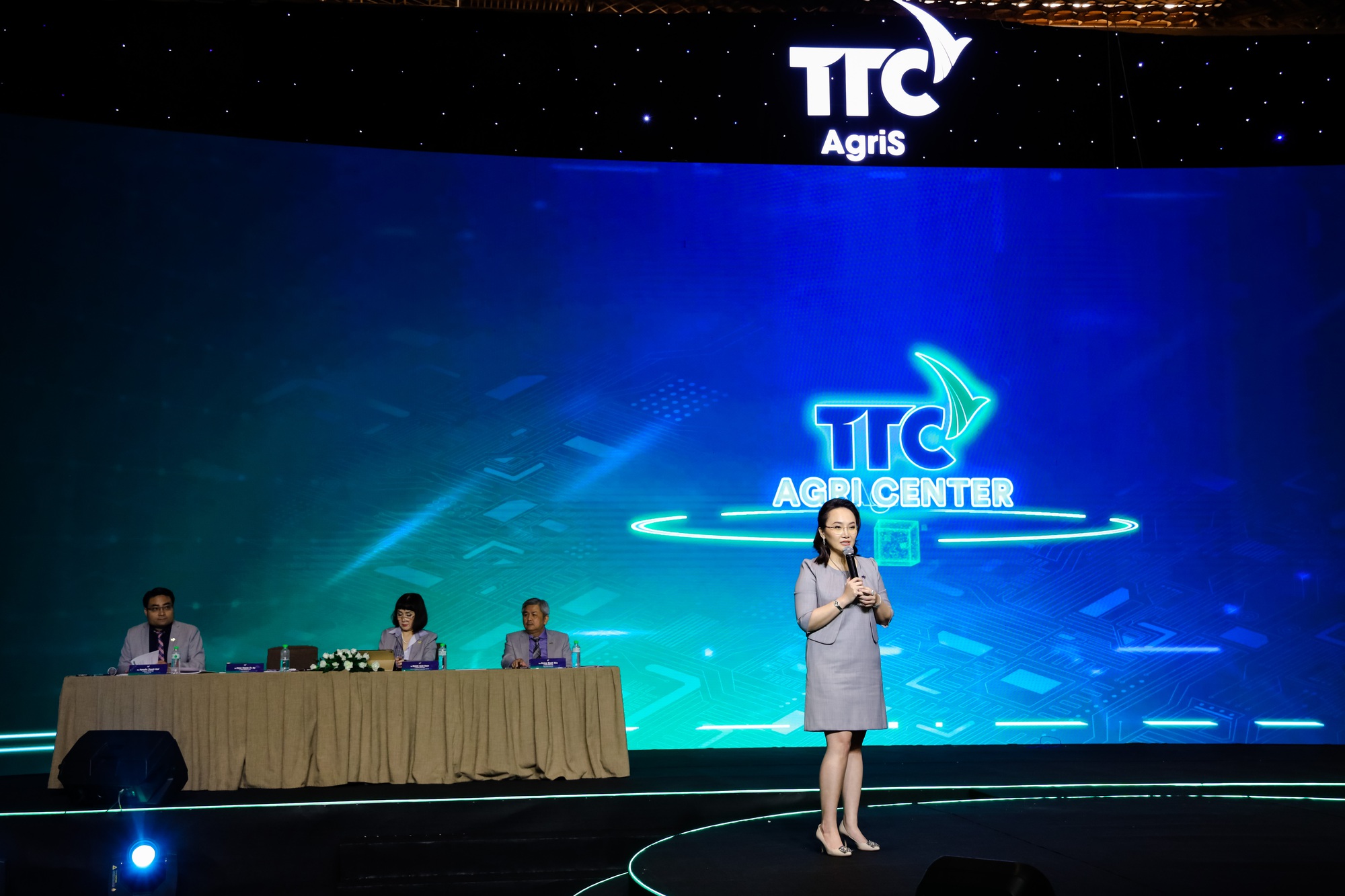 Bà Đặng Huỳnh Ức My: “Trái ngọt sẽ ngoài mong đợi khi đầu tư SBT”