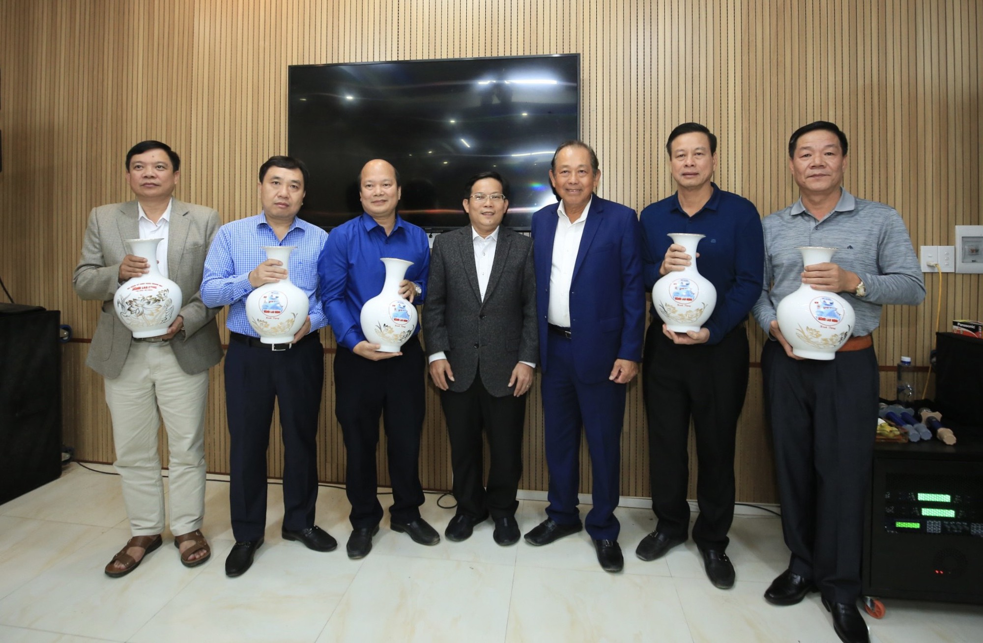 Lãnh đạo tỉnh Hà Giang tiếp Đoàn công tác Chương trình "Tự hào cờ Tổ quốc"