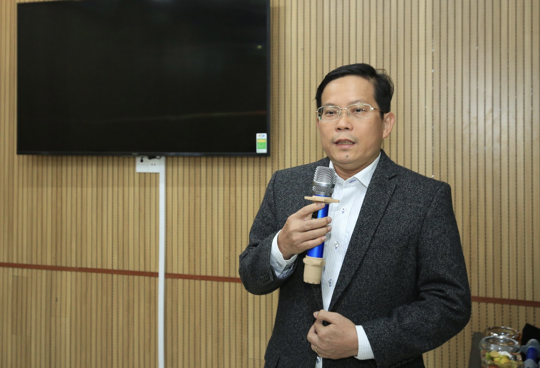 L&atilde;nh đạo tỉnh H&agrave; Giang tiếp Đo&agrave;n c&ocirc;ng t&aacute;c Chương tr&igrave;nh Tự h&agrave;o cờ Tổ quốc - Ảnh 3.