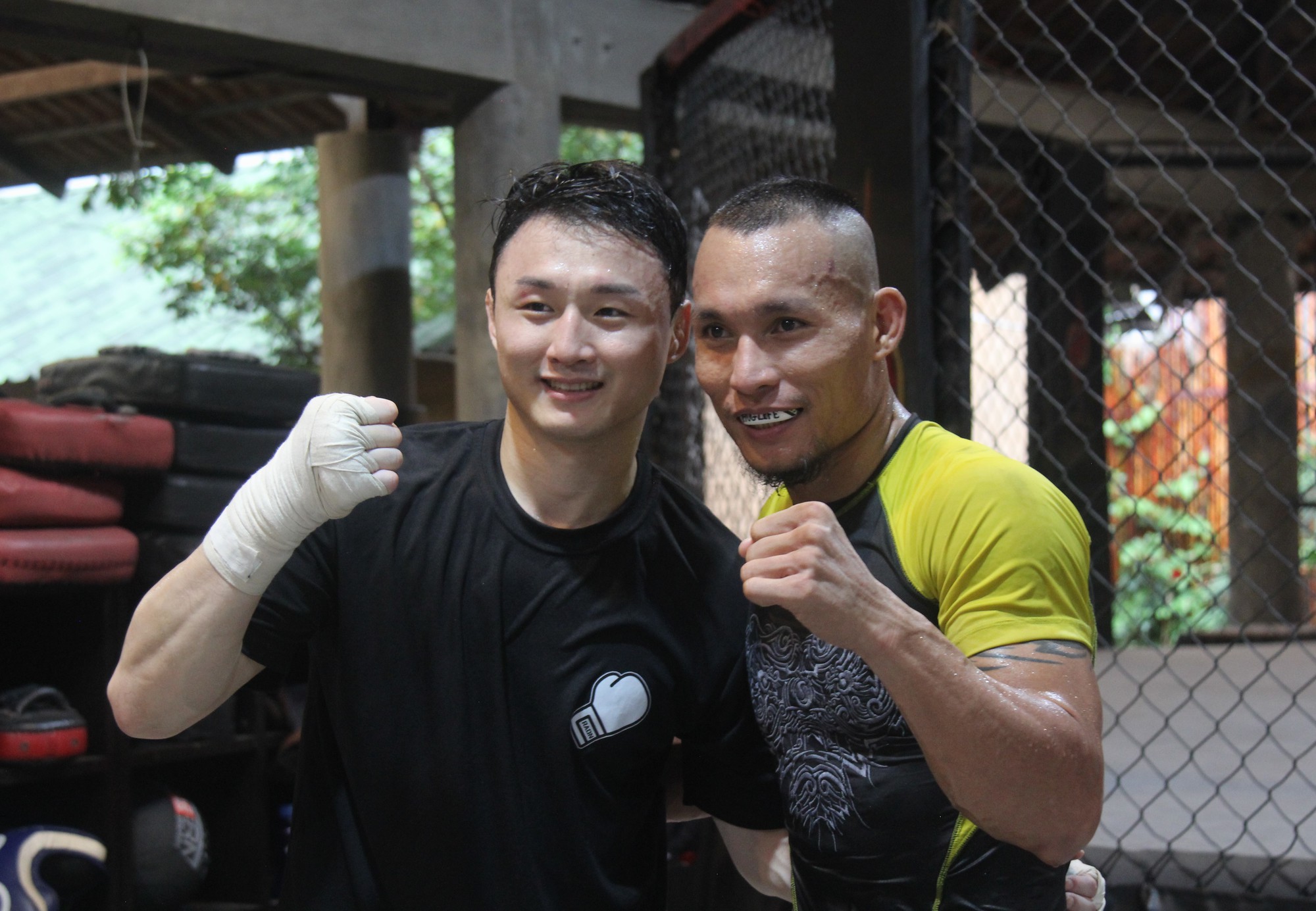 CLIP: Sao MMA Hàn Quốc đọ sức đệ tử Johnny Trí Nguyễn
