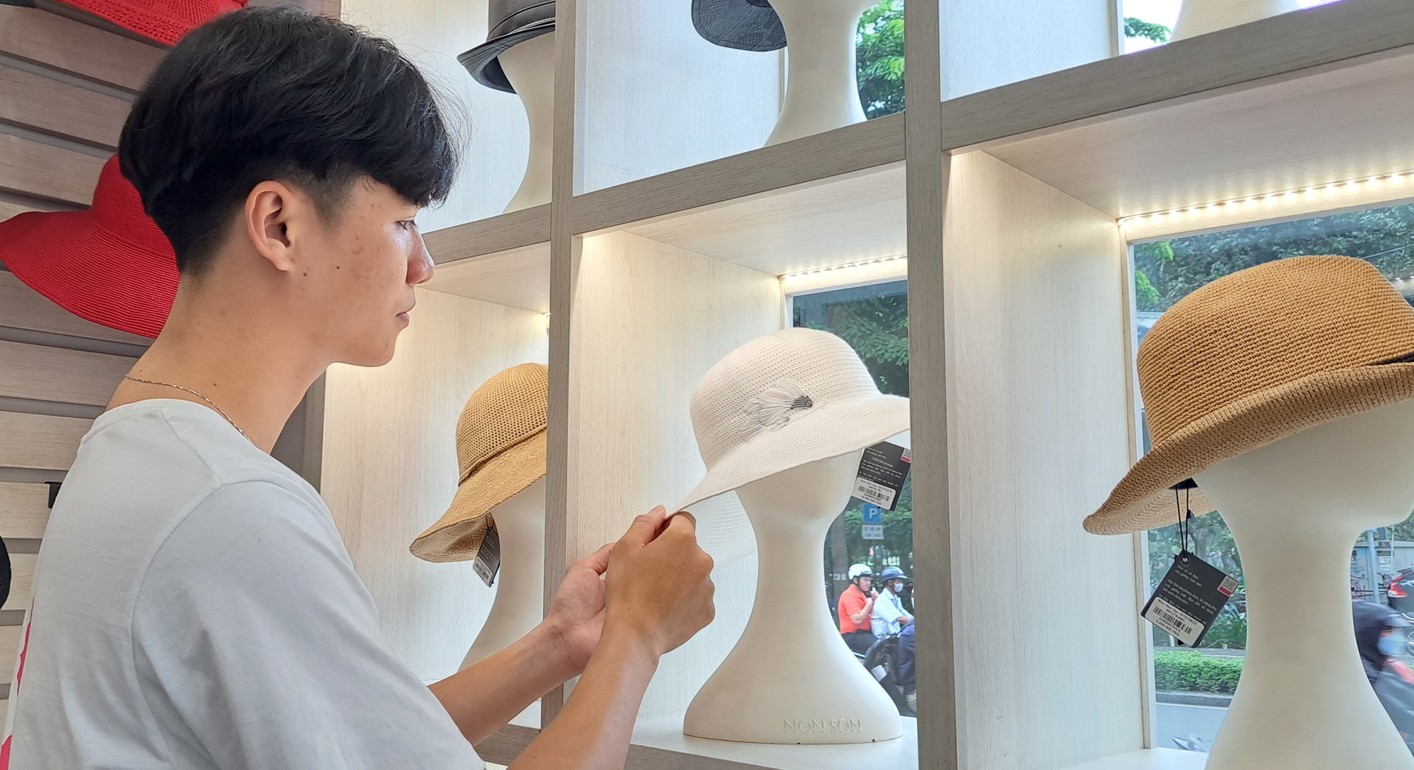 N&oacute;n Sơn đ&aacute;p trả nghi vấn thương hiệu &ldquo;rửa tiền&rdquo;, &ldquo;điệp vi&ecirc;n&rdquo;- Ảnh 3.