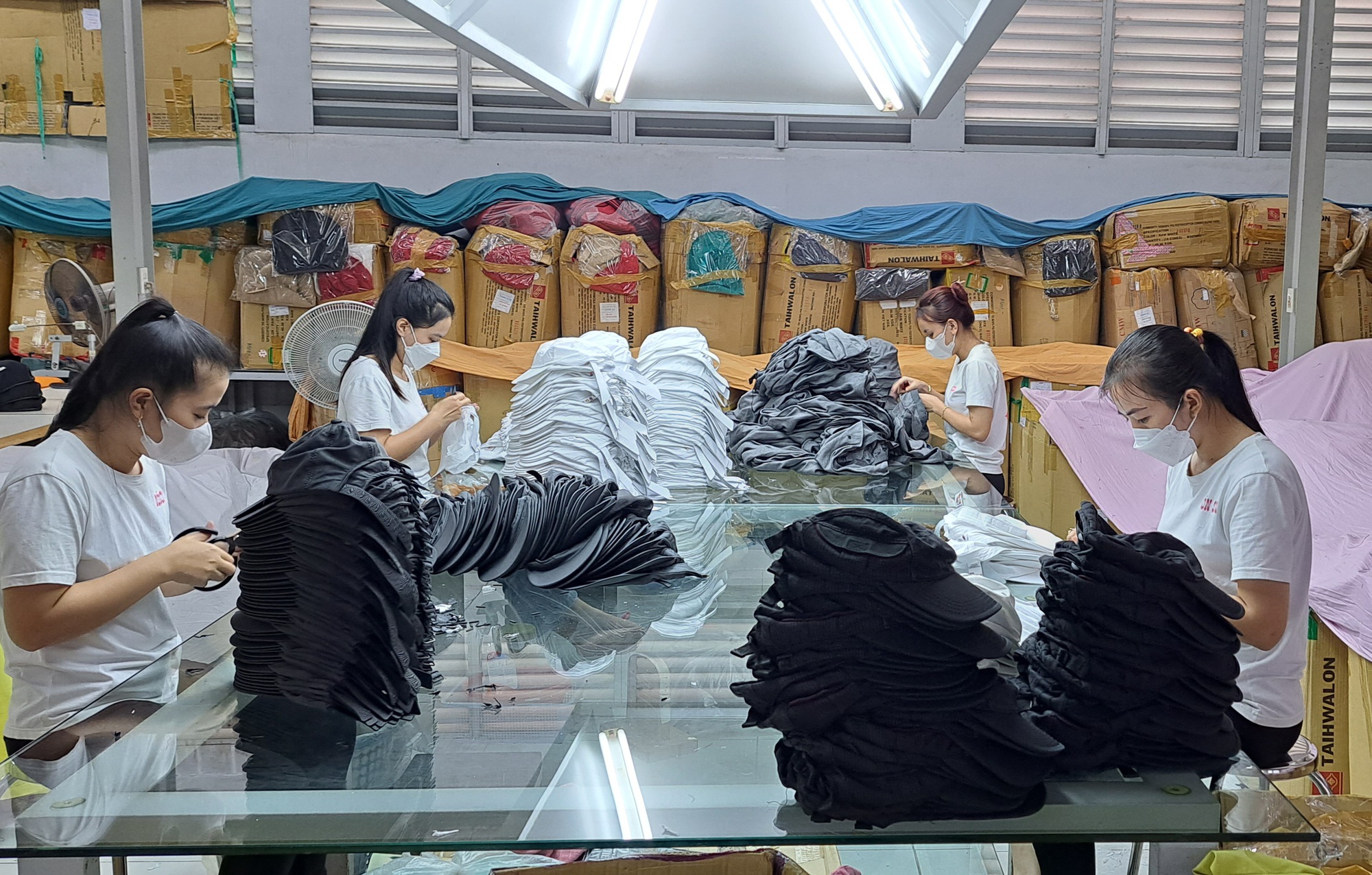 N&oacute;n Sơn đ&aacute;p trả nghi vấn thương hiệu &ldquo;rửa tiền&rdquo;, &ldquo;điệp vi&ecirc;n&rdquo;- Ảnh 11.
