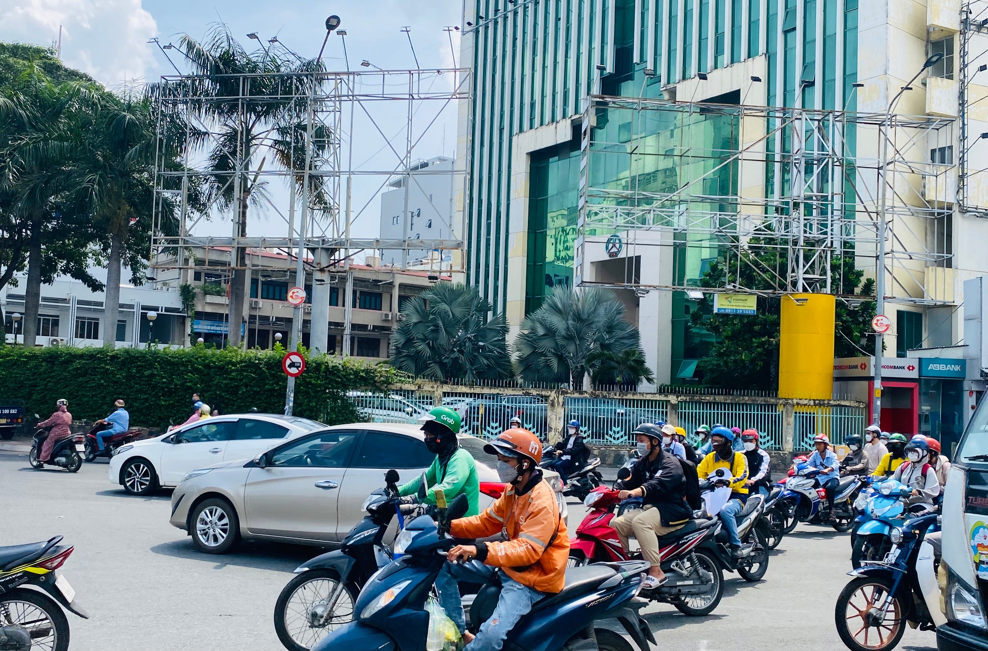 Quảng cáo ngoài trời: Tiền "chảy" đi đâu? (*): Rà soát để tránh lãng phí, thất thu