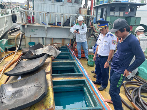 Cảnh s&aacute;t biển quyết liệt chống bu&ocirc;n lậu xăng dầu - Ảnh 1.