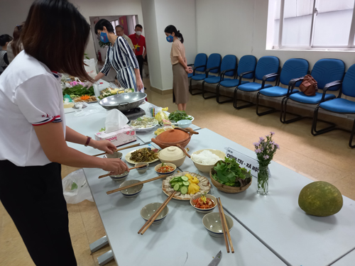 Người Việt quá lãng phí thực phẩm! (*): "Trông người lại ngẫm đến ta"