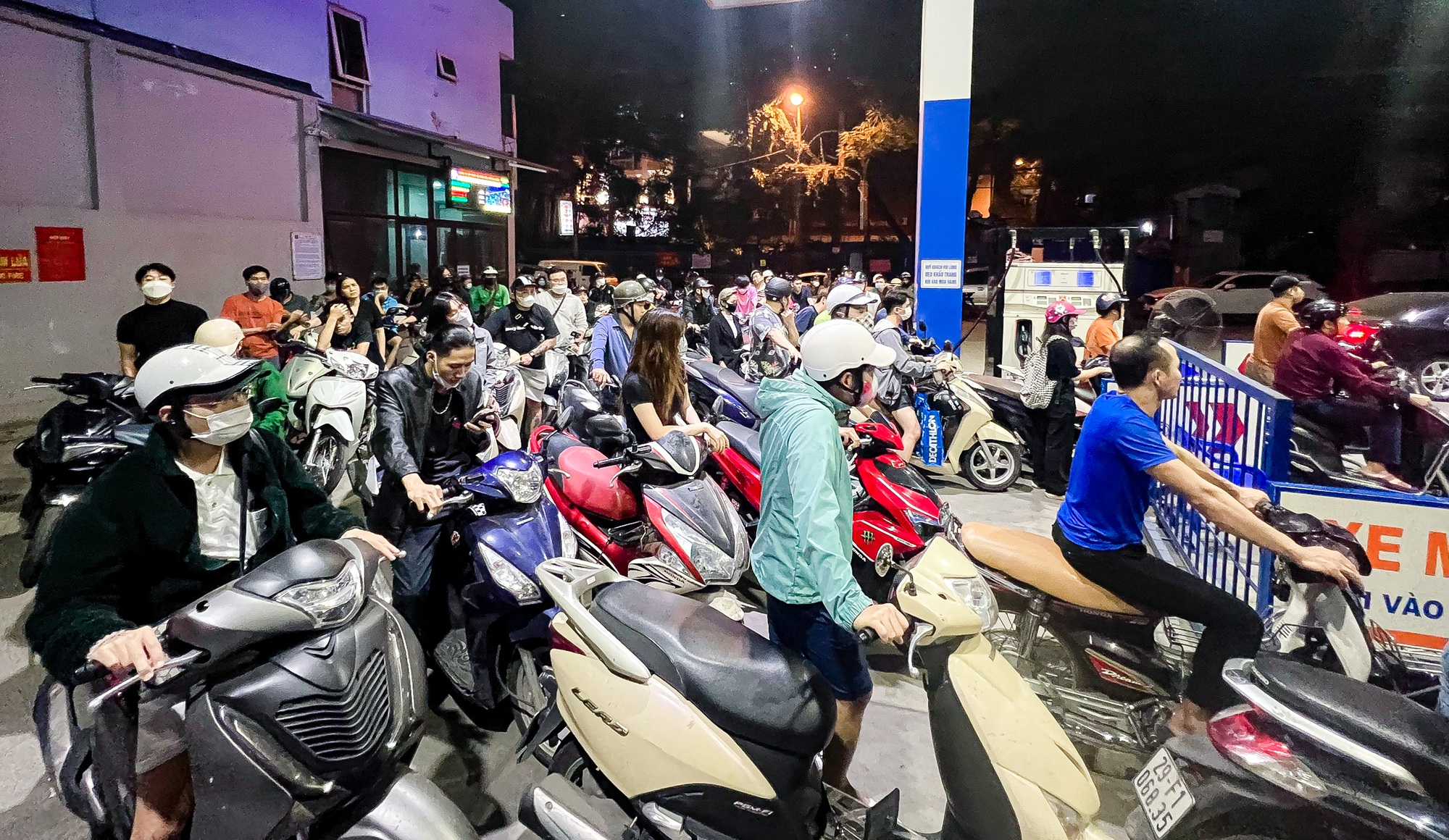 Sớm chấm dứt tình trạng thiếu xăng dầu