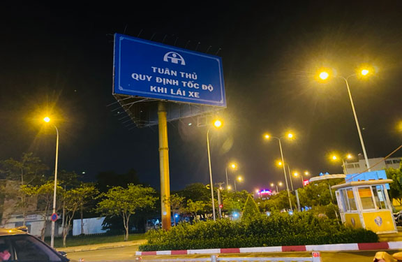 Quảng cáo ngoài trời: Tiền "chảy" đi đâu? (*): Cấp bách bịt lỗ hổng!