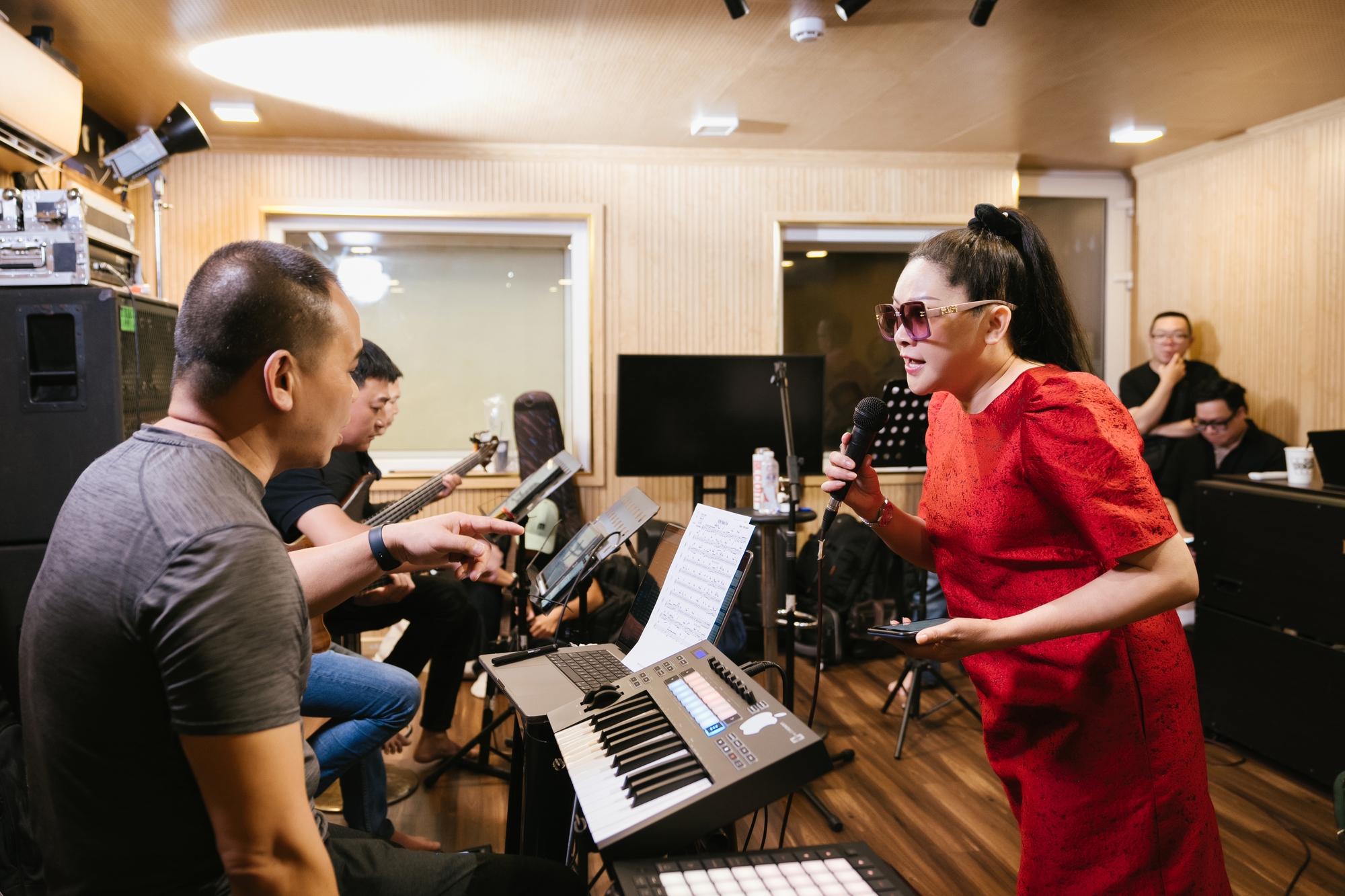 T&acirc;m điểm The Best of Như Quỳnh: Loạt h&igrave;nh ảnh si&ecirc;u hot 2 ng&agrave;y trước thềm show! - Ảnh 1.