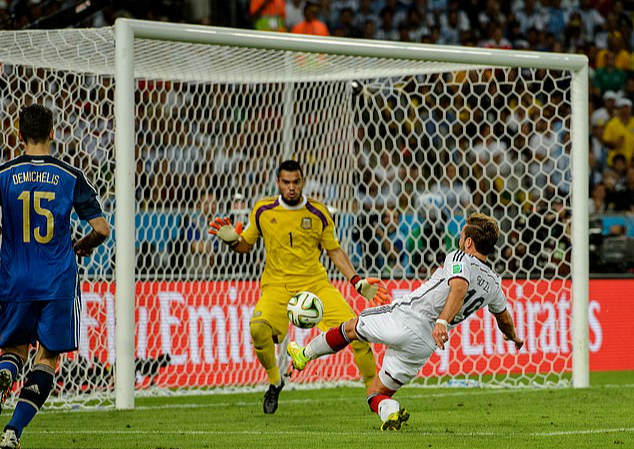 Tuyển Đức g&acirc;y sốc khi triệu tập người h&ugrave;ng Mario Gotze - Ảnh 4.