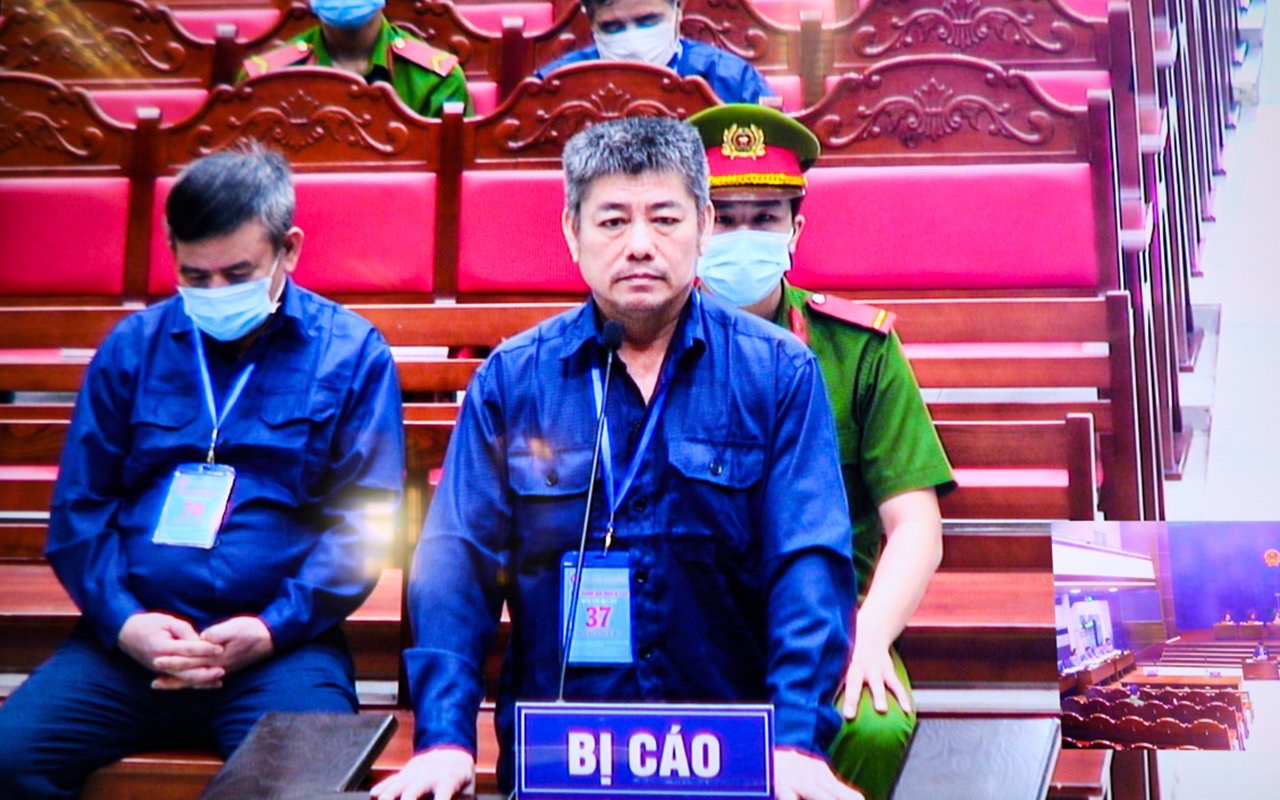 Vụ 200 triệu l&iacute;t xăng lậu: Cựu đội trưởng chống bu&ocirc;n lậu nhận c&oacute; tội - Ảnh 2.