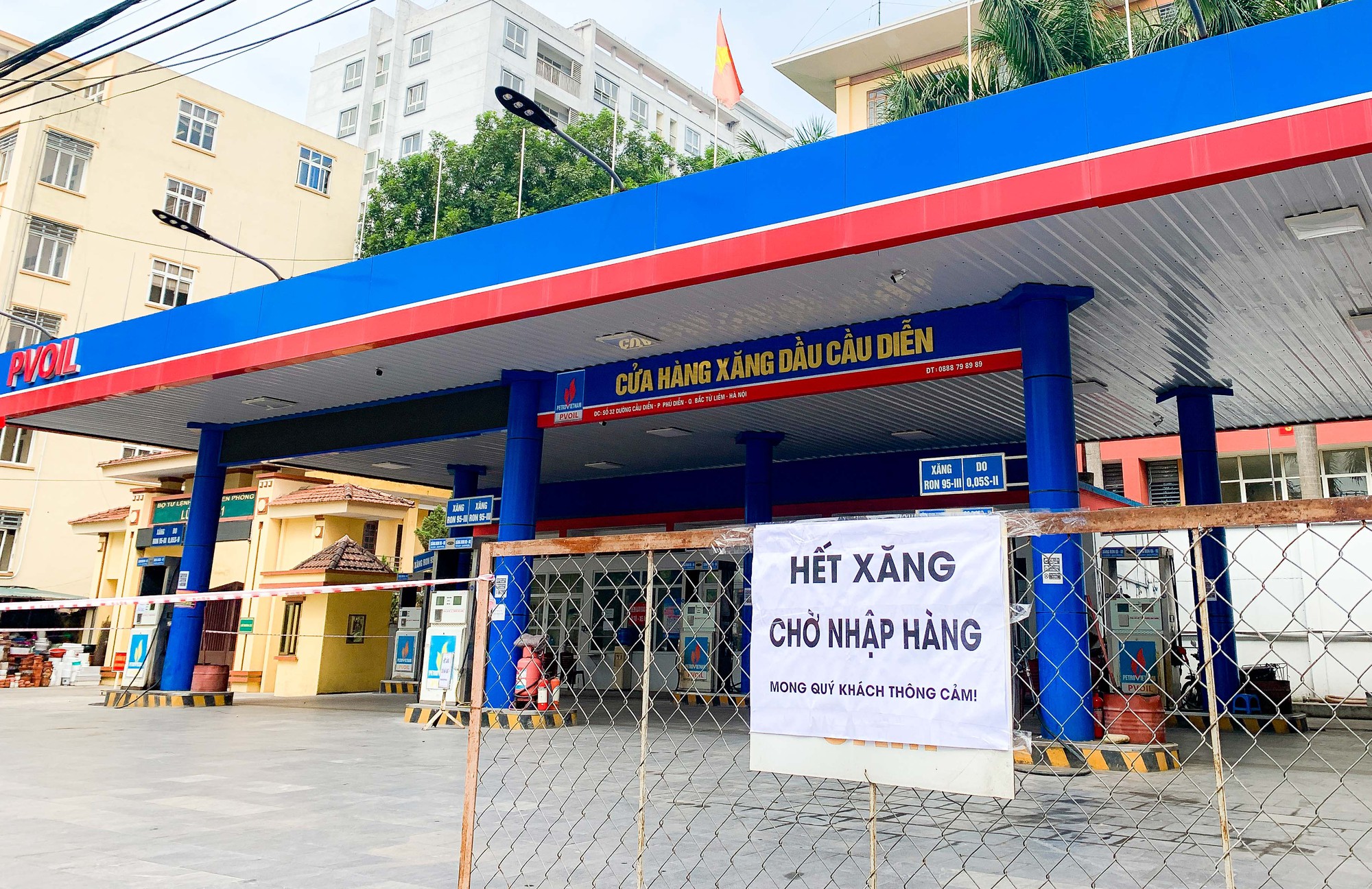 Nhiều c&acirc;y xăng đ&oacute;ng cửa, cắt giảm nh&acirc;n vi&ecirc;n b&aacute;n xăng trước giờ điều chỉnh gi&aacute; - Ảnh 21.