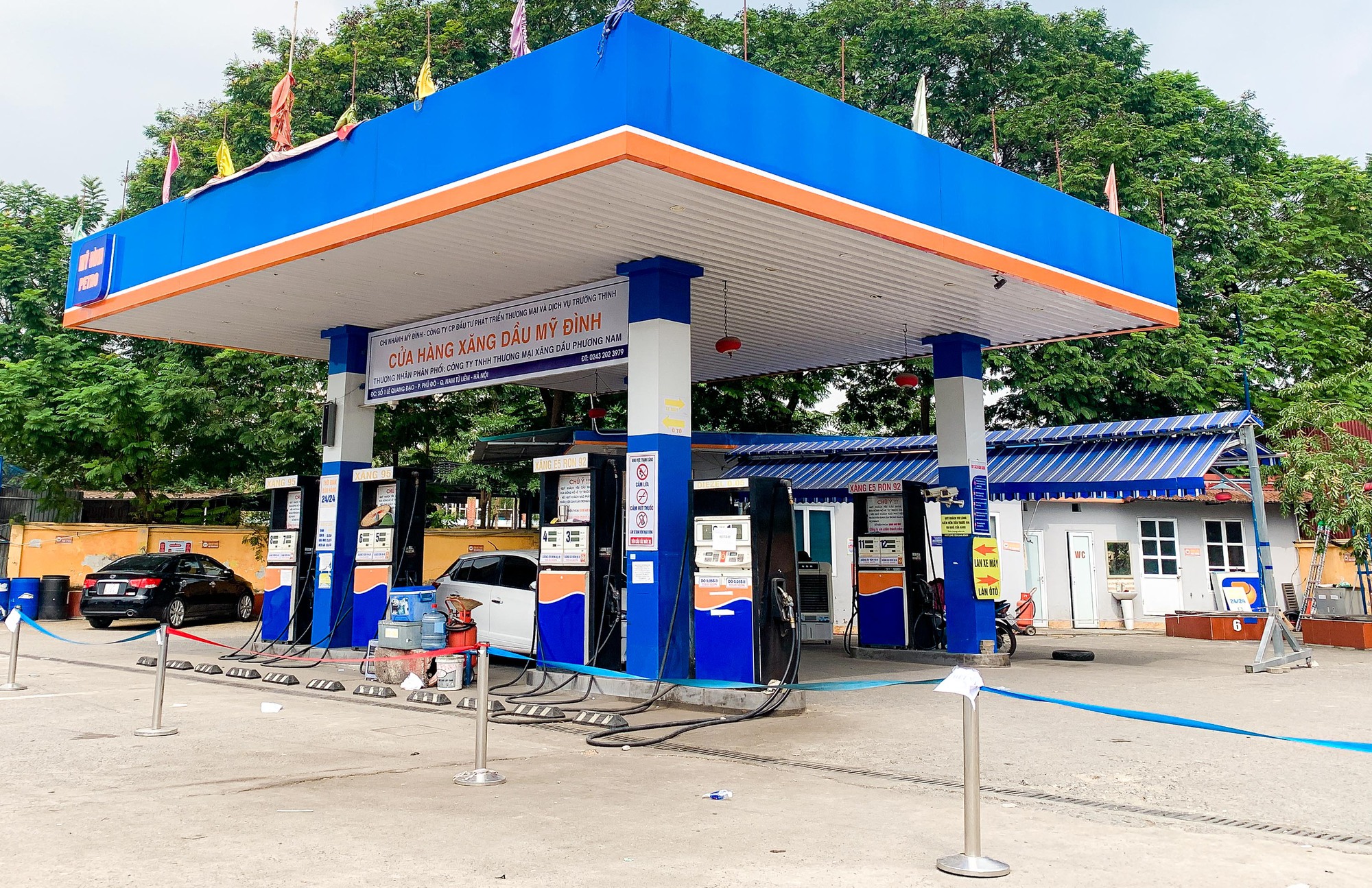 Nhiều c&acirc;y xăng đ&oacute;ng cửa, cắt giảm nh&acirc;n vi&ecirc;n b&aacute;n xăng trước giờ điều chỉnh gi&aacute; - Ảnh 23.