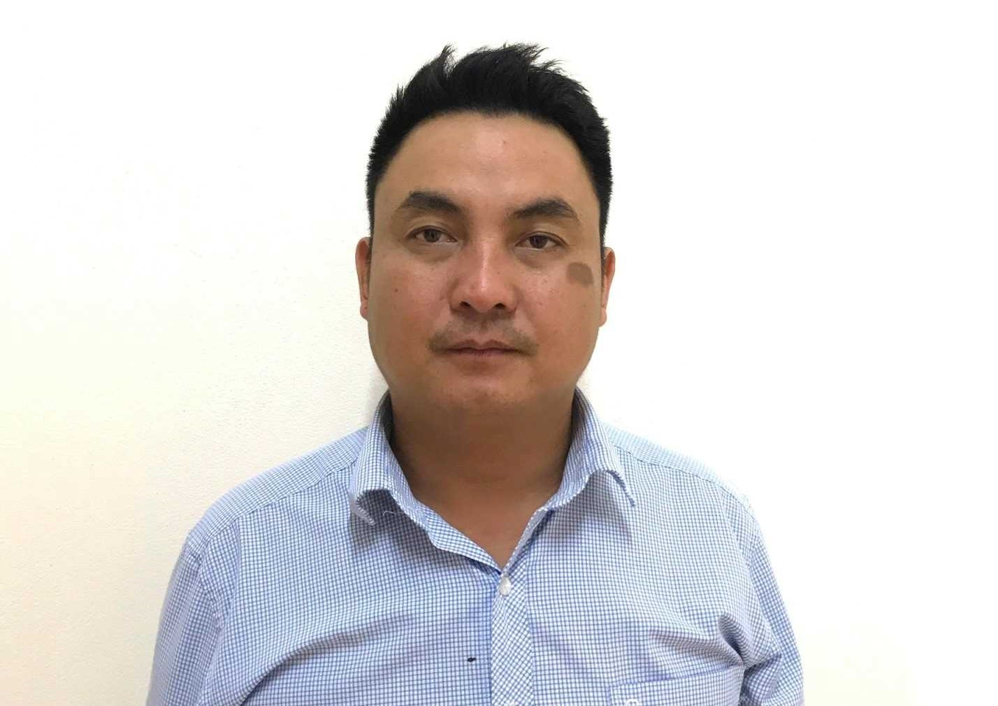 Một cán bộ địa chính bị bắt