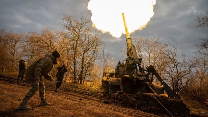 Ukraine tiếp cận Kherson, Mỹ chuyển vũ khí "chưa từng sử dụng"