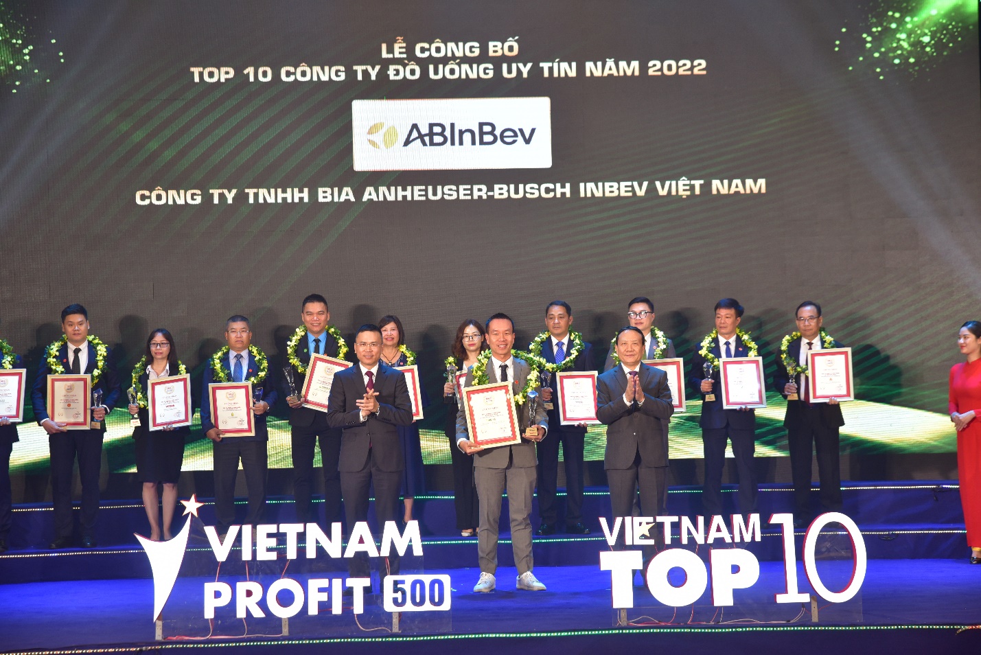ABInBev ba năm li&ecirc;n tiếp lọt Top 10 C&ocirc;ng ty đồ uống uy t&iacute;n năm 2022 - Ảnh 1.