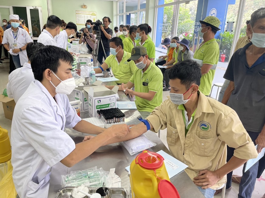 VWS chăm lo sức khỏe cho gần 400 người lao động - Ảnh 5.