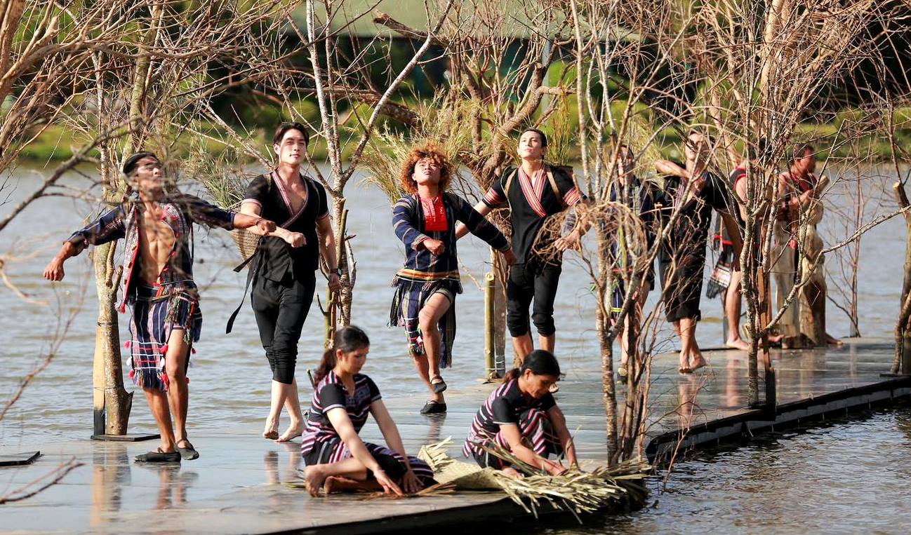 M&atilde;n nh&atilde;n với Thi&ecirc;n đường T&acirc;y nguy&ecirc;n v&agrave; Con đường Tơ lụa b&ecirc;n hồ Xu&acirc;n Hương Đ&agrave; Lạt - Ảnh 2.