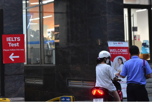 Bộ GD-ĐT phê duyệt tổ chức thi IELTS, TOEFL trong vài ngày tới