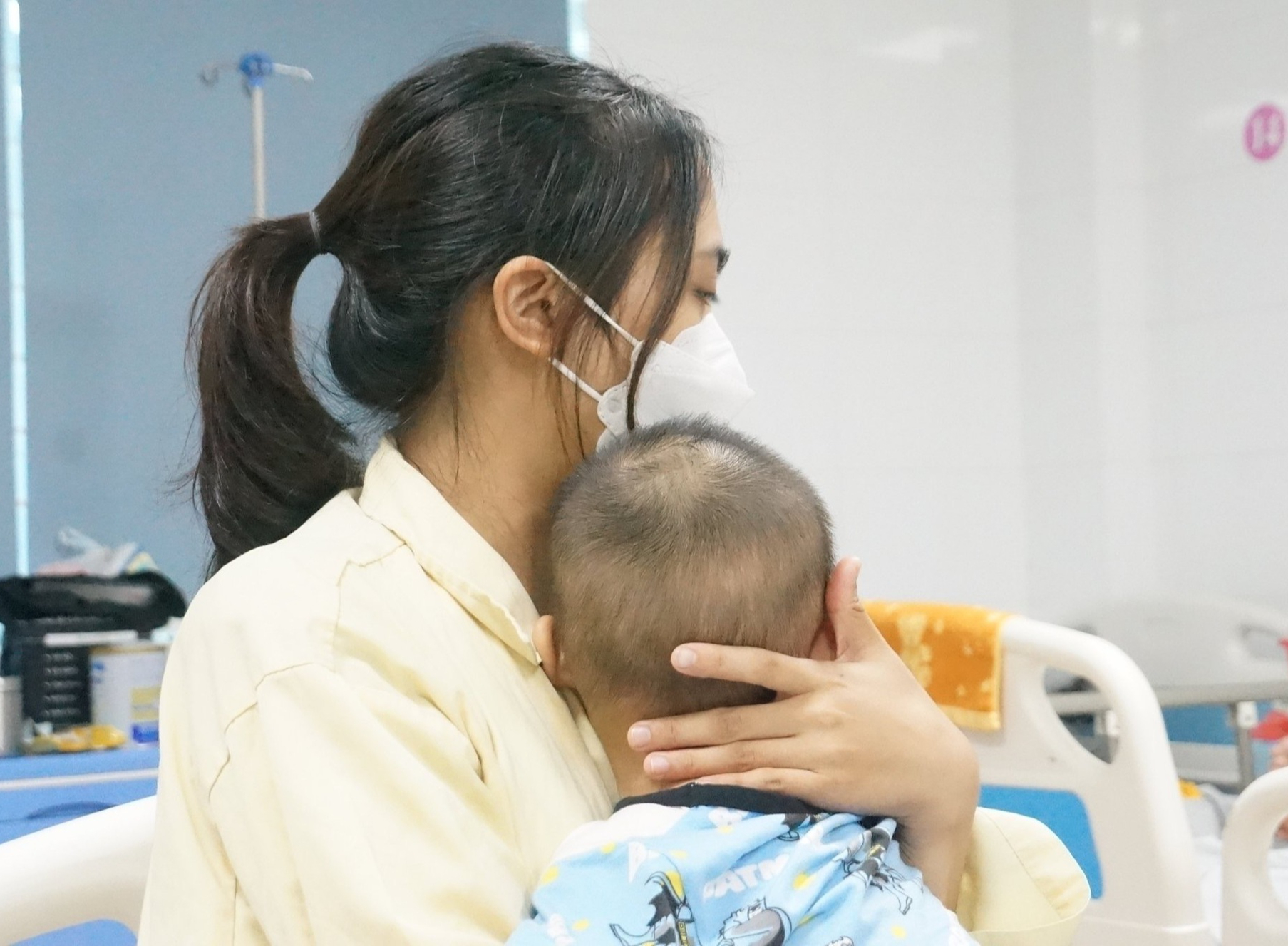 Sốt xuất huyết vượt ngưỡng cảnh báo, làm gì để không mắc bệnh?