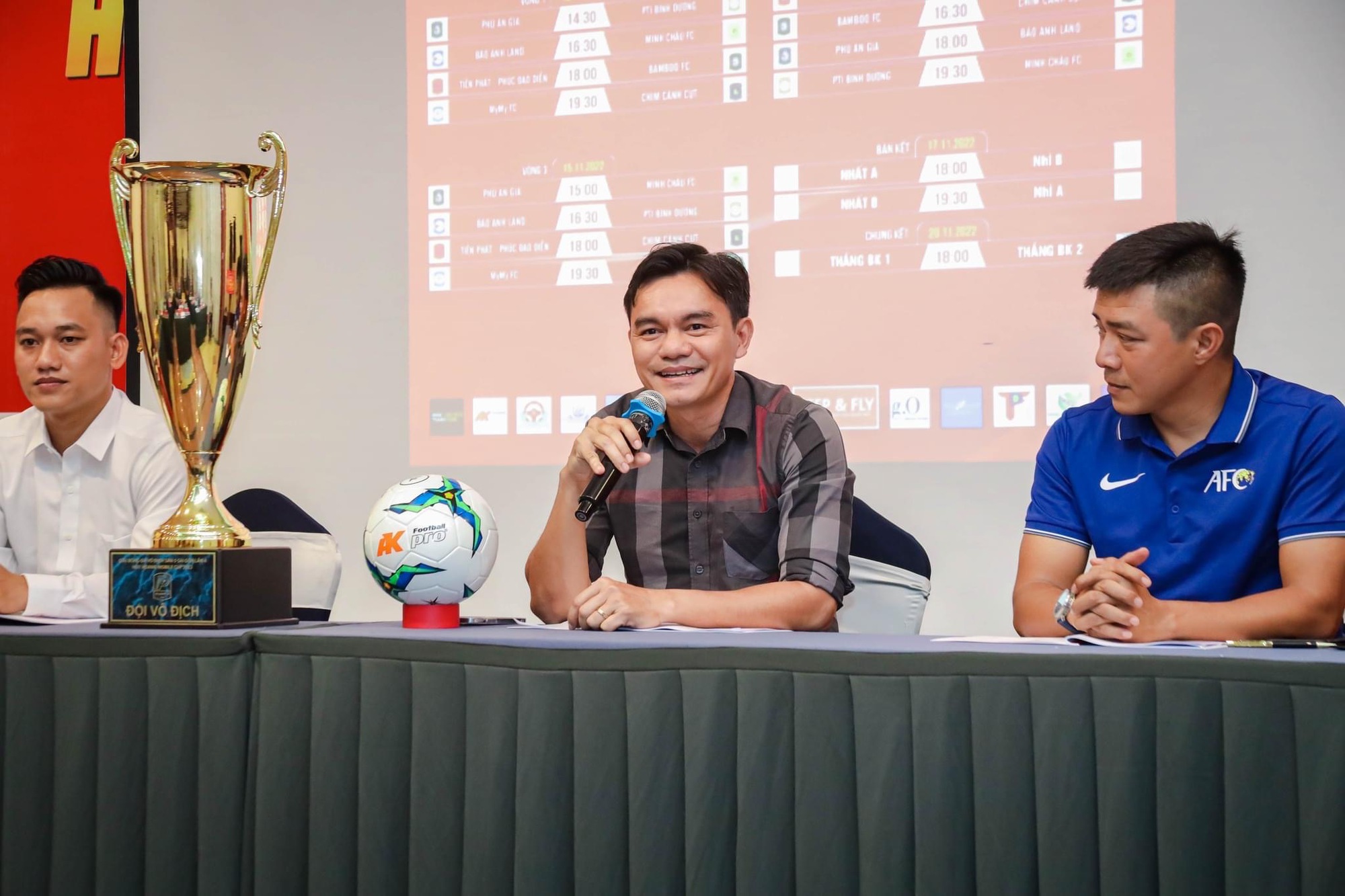 Khai mạc S5 Saigon - S4: S&acirc;n chơi futsal chất lượng cao - Ảnh 1.