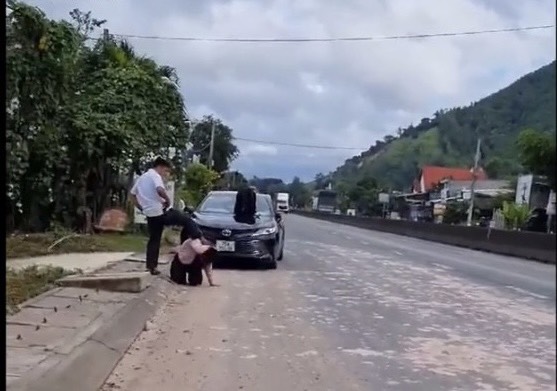 Thông tin mới về vụ người đàn ông đạp vào đầu phụ nữ ở Khánh Hòa