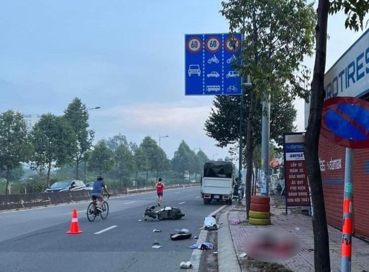 Cô gái trẻ tử vong trên vỉa hè đường Phạm Văn Đồng