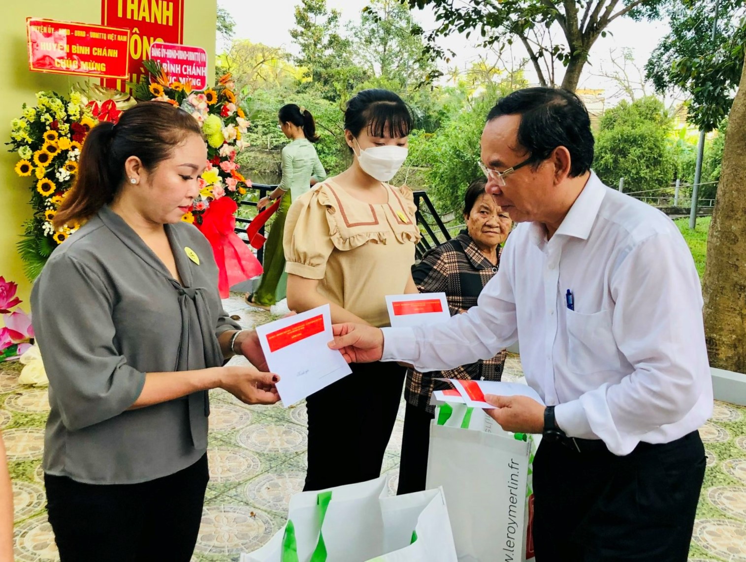 Bí thư Thành ủy TP HCM Nguyễn Văn Nên dự Ngày hội Đại đoàn kết toàn dân tộc