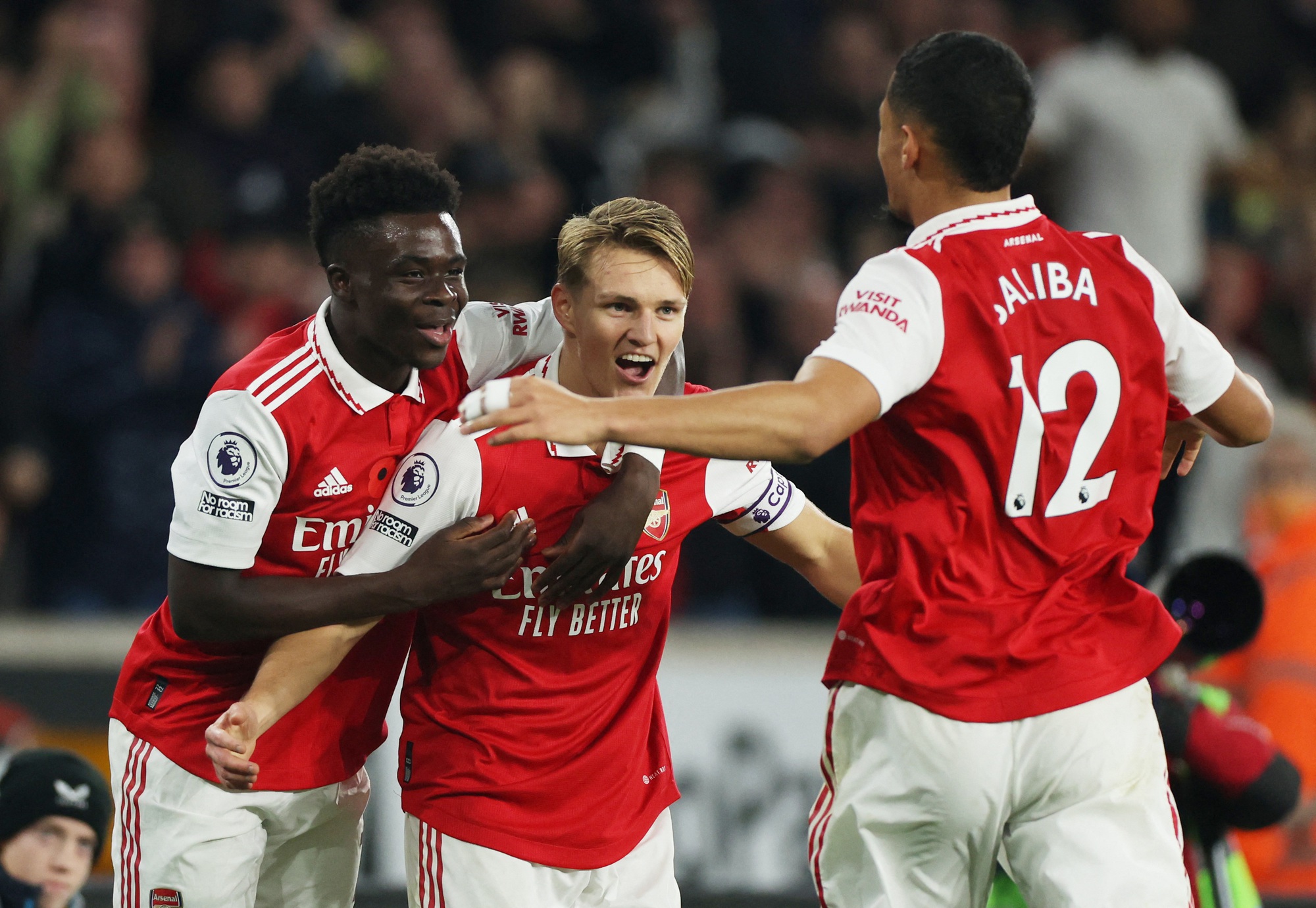 Đương kim vô địch Man City sẩy chân, cuộc đua Ngoại hạng tăng nhiệt khó lường